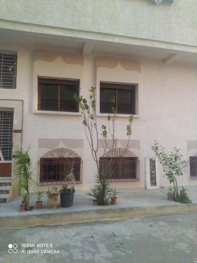 Duplex Pour Famille Seulement Apartment Fez Bagian luar foto